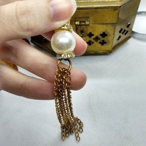 Victorian nights tassel pearl ornate necklace pendant